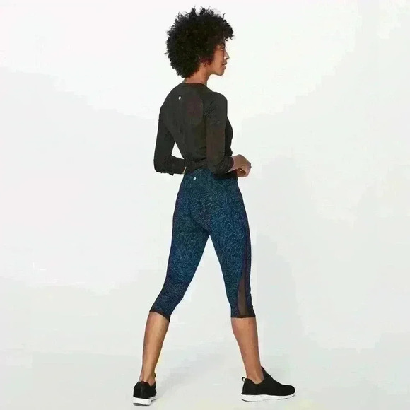 Lululemon Train Times Crop‎ (17") Pulse Capri Black / Black - Picture 3 of 10